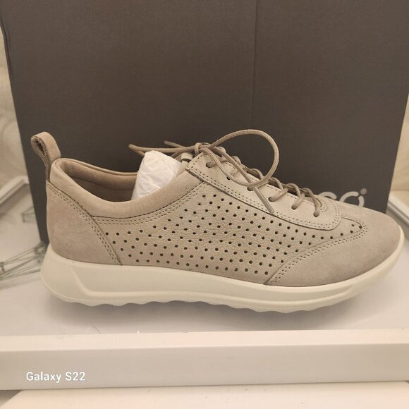 Ecco Flexure Runner Sneakers. Color "Grey Rose". NIB. Sizes: Various - Picture 1 of 12